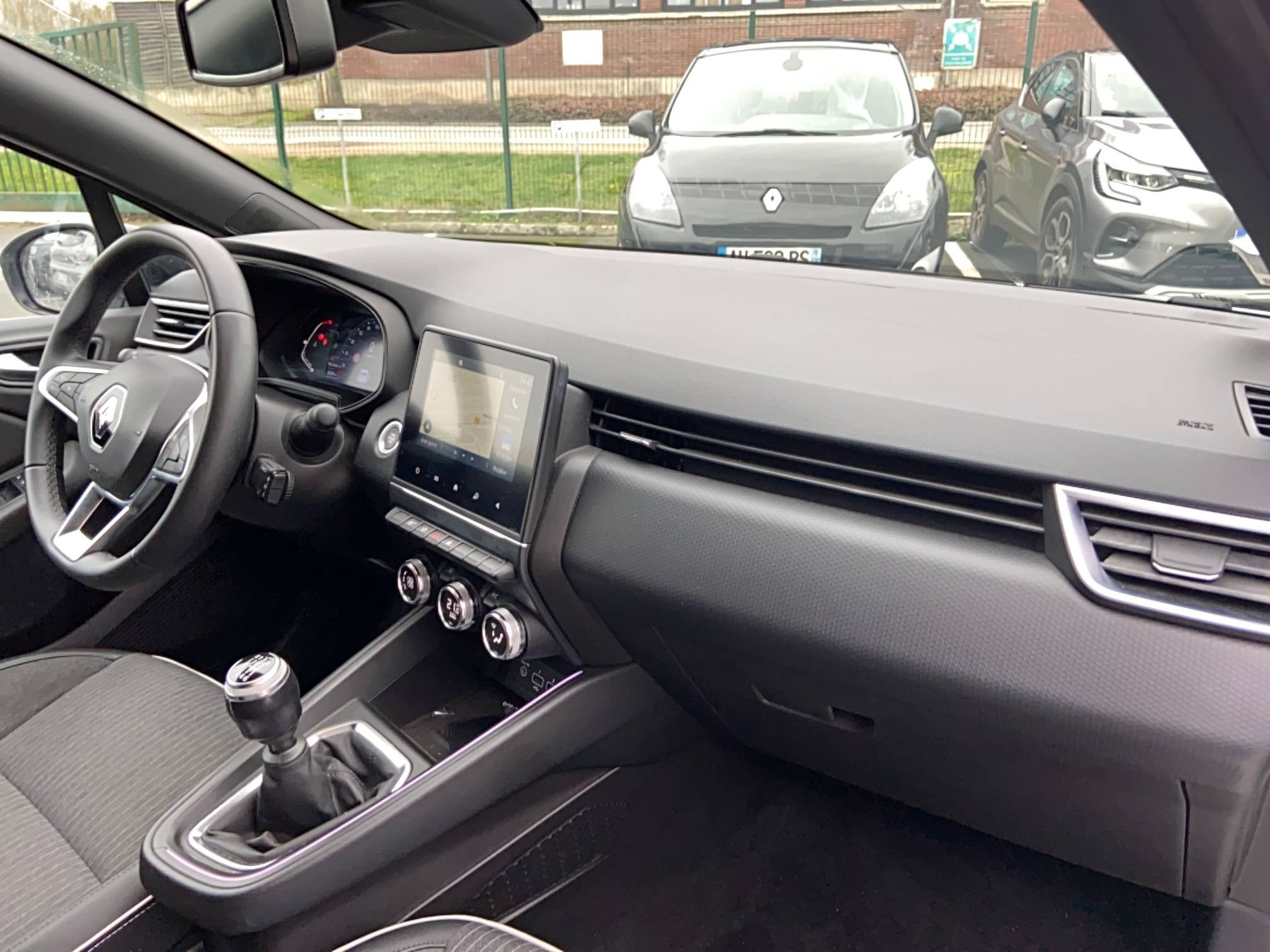 Vente en ligne Renault Clio 5 Clio TCe 90 - 21N au prix de 15 490 €