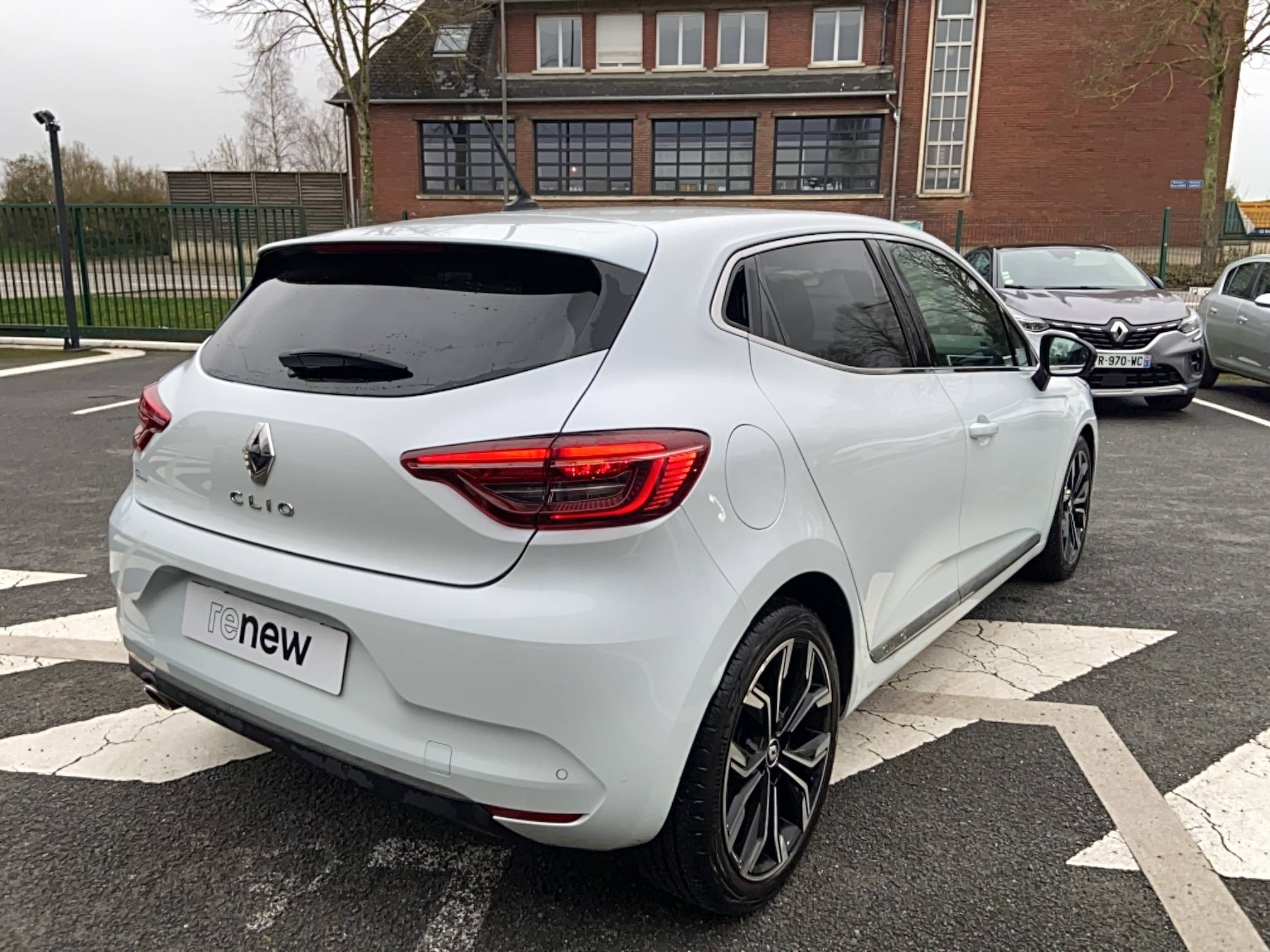 Vente en ligne Renault Clio 5 Clio TCe 90 - 21N au prix de 15 490 €