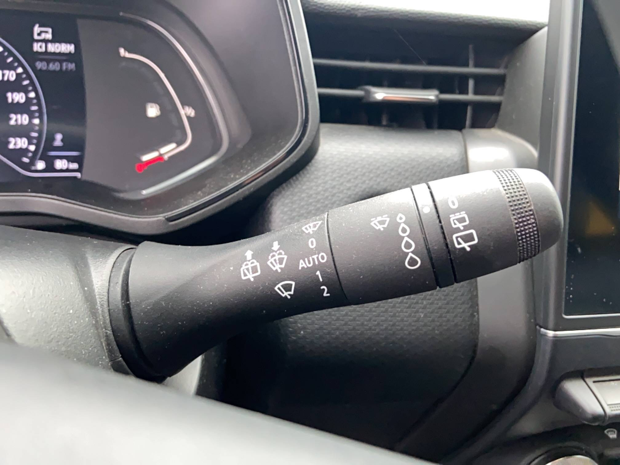 Vente en ligne Renault Clio 5 Clio TCe 90 - 21N au prix de 15 490 €