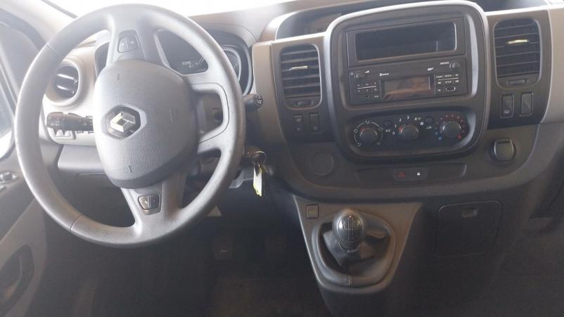 Vente en ligne Renault Trafic 3 Fourgon TRAFIC FGN L1H1 1000 KG DCI 95 E6 STOP&START au prix de 15 990 €