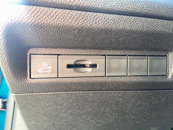 Vente en ligne Peugeot 408  PureTech 130 ch S&S EAT8 au prix de 23 490 €