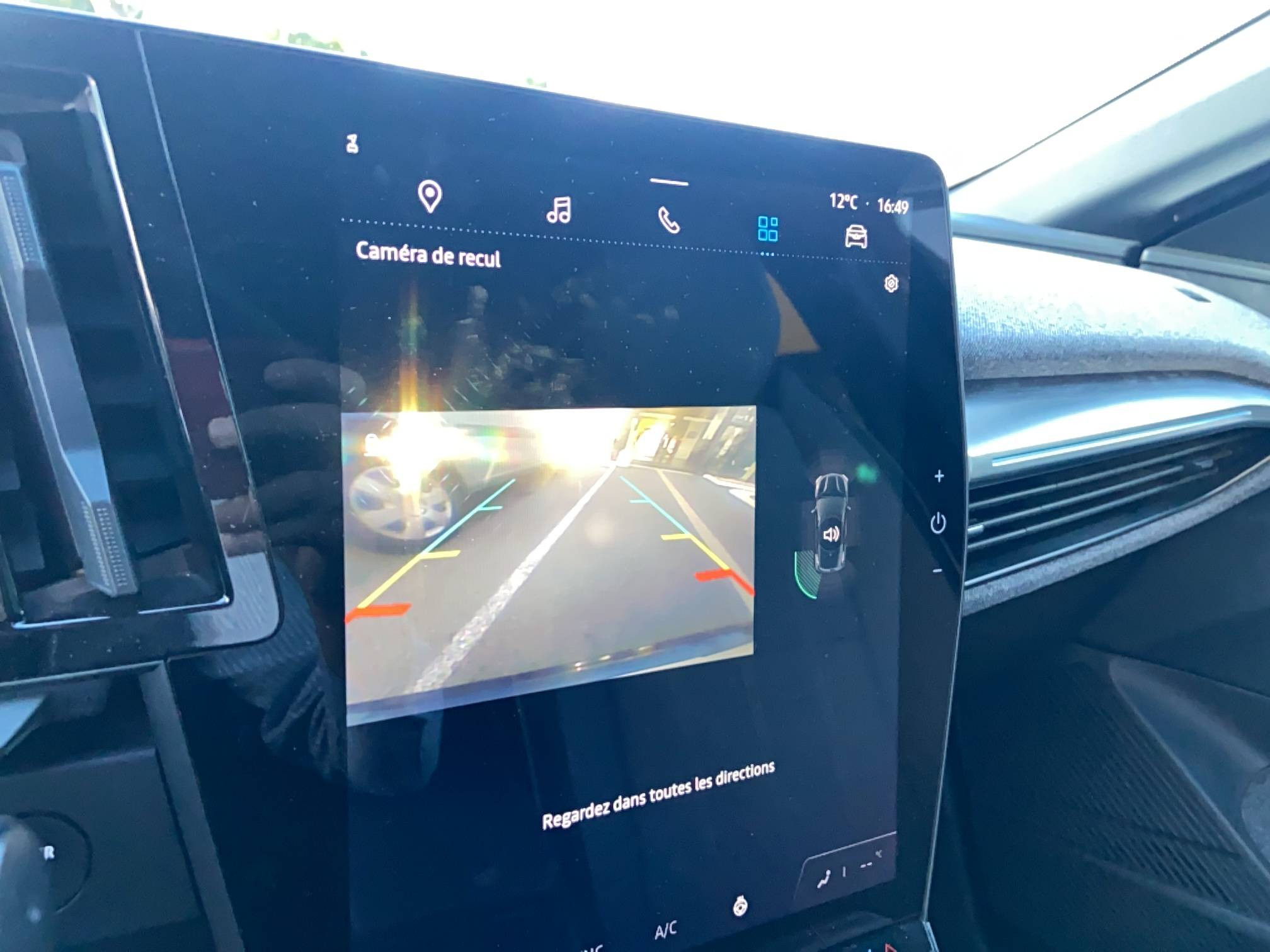 Vente en ligne Renault Megane E-Tech  EV60 220 ch super charge au prix de 26 990 €