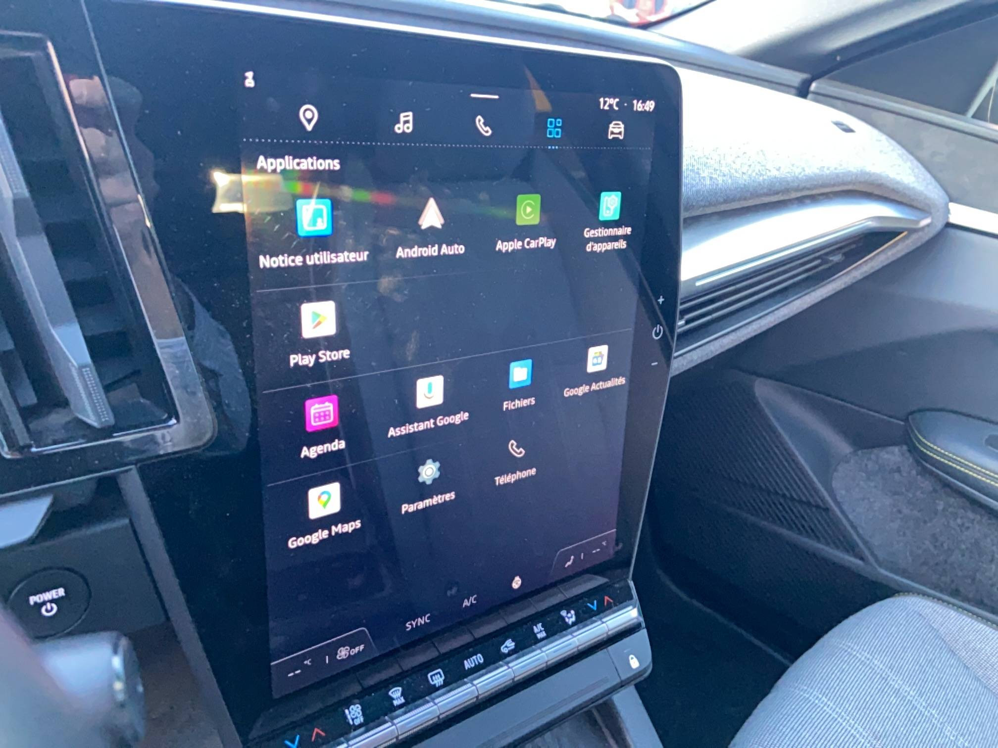 Vente en ligne Renault Megane E-Tech  EV60 220 ch super charge au prix de 26 990 €