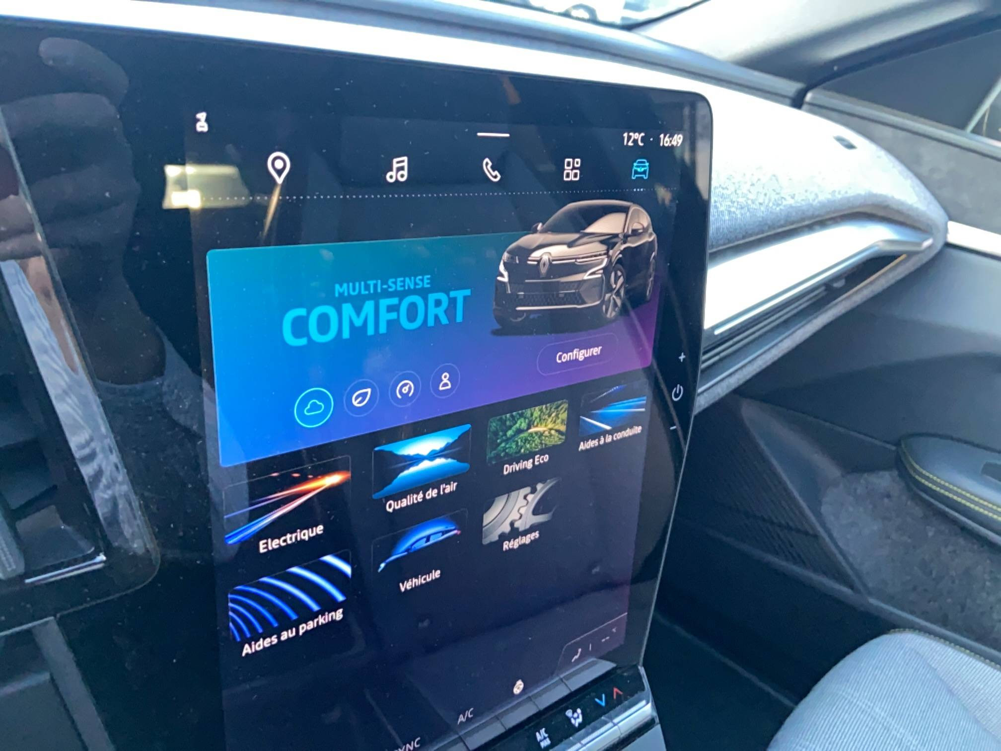 Vente en ligne Renault Megane E-Tech  EV60 220 ch super charge au prix de 26 990 €