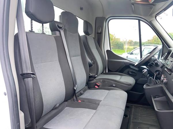 Vente en ligne Renault Master 3 Châssis Cabine MASTER CC PROP RJ3500 PAF AR COURT L2 DCI 130 au prix de 28 990 €