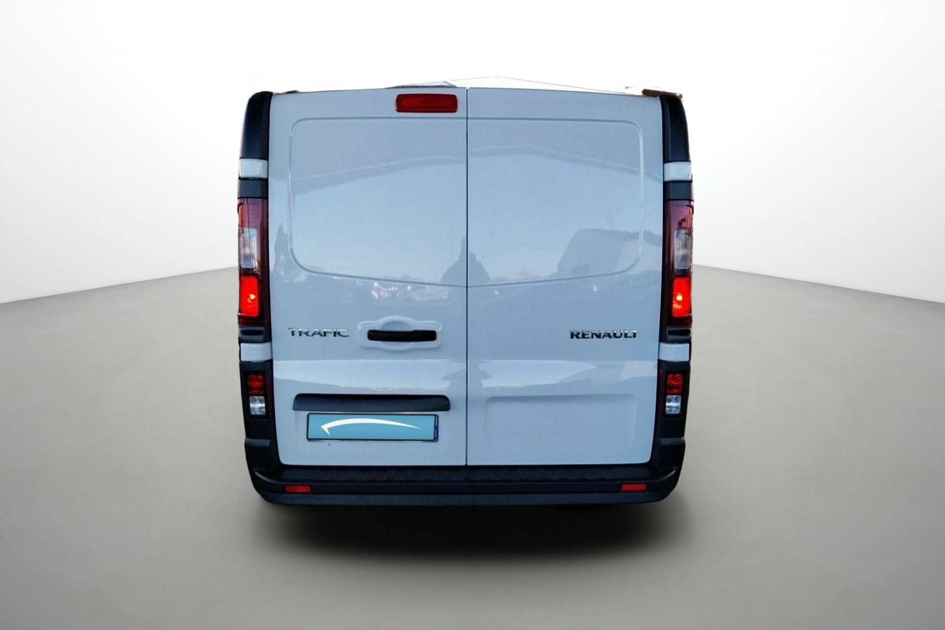Vente en ligne Renault Trafic 3 Fourgon TRAFIC FGN L1H1 3000 KG BLUE DCI 130 au prix de 24 690 €