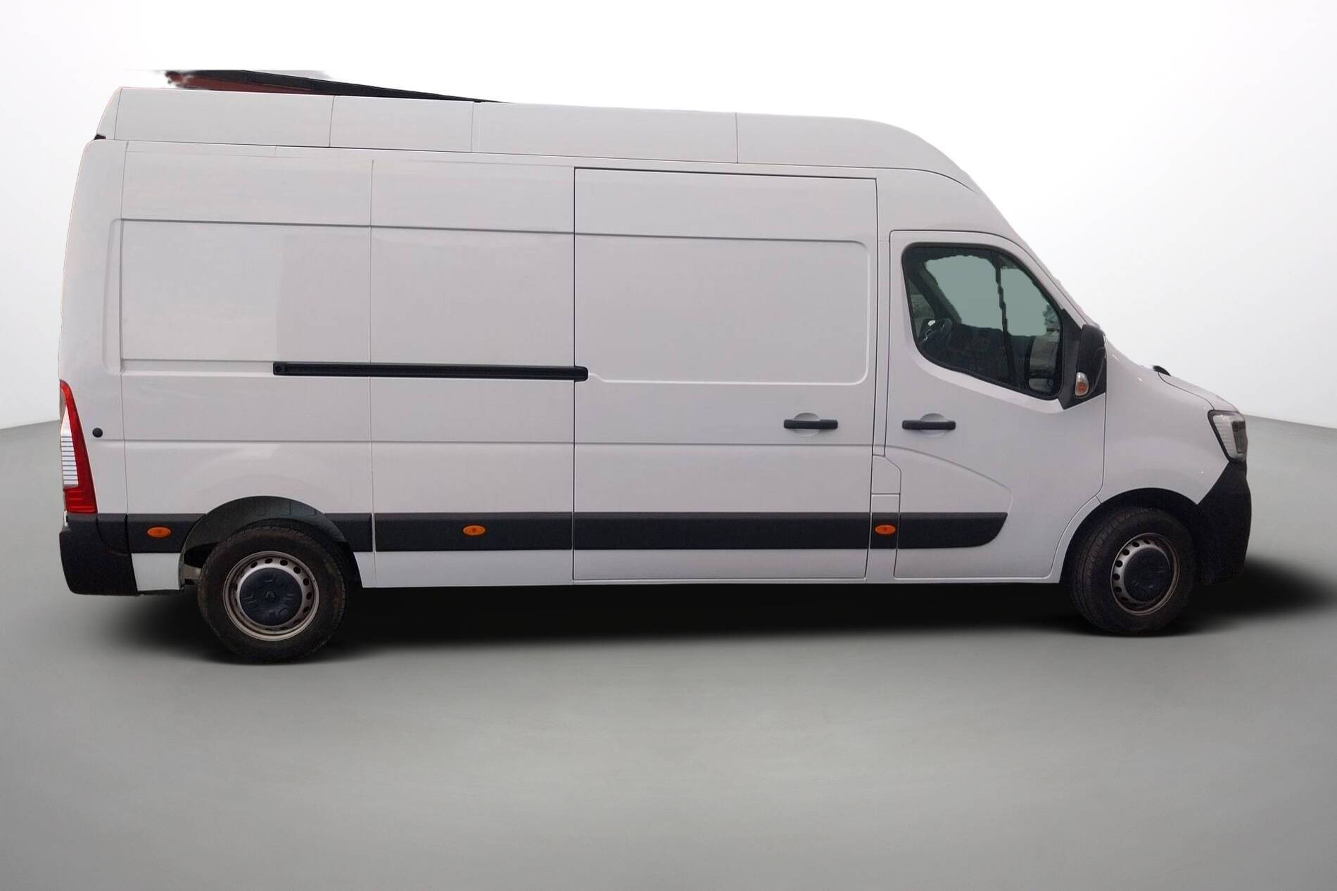 Vente en ligne Renault Master Fourgon MASTER FGN TRAC F3500 L3H3 BLUE DCI 135 au prix de 29 990 €