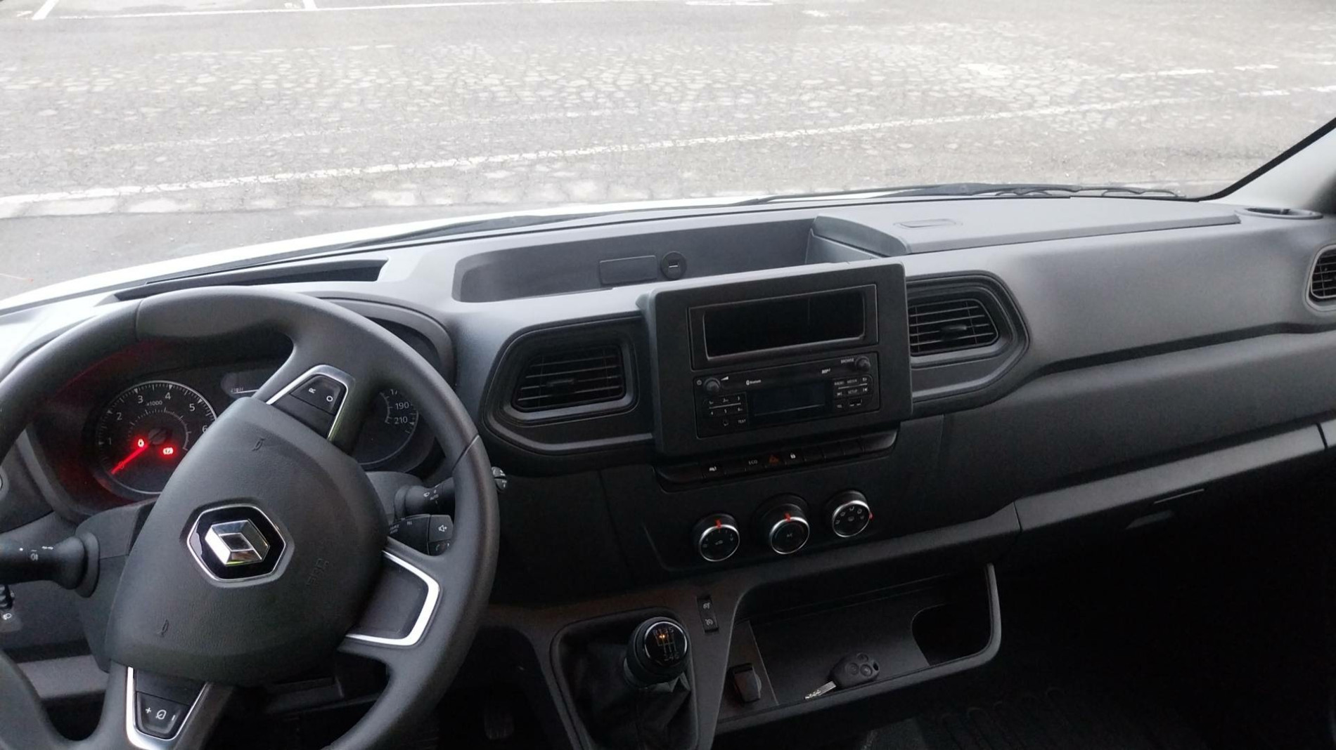 Vente en ligne Renault Master Fourgon MASTER FGN TRAC F3500 L3H3 BLUE DCI 135 au prix de 28 490 €