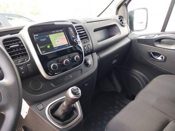 Vente en ligne Renault Trafic 3 Fourgon TRAFIC FGN L2H1 1300 KG DCI 120 au prix de 24 990 €