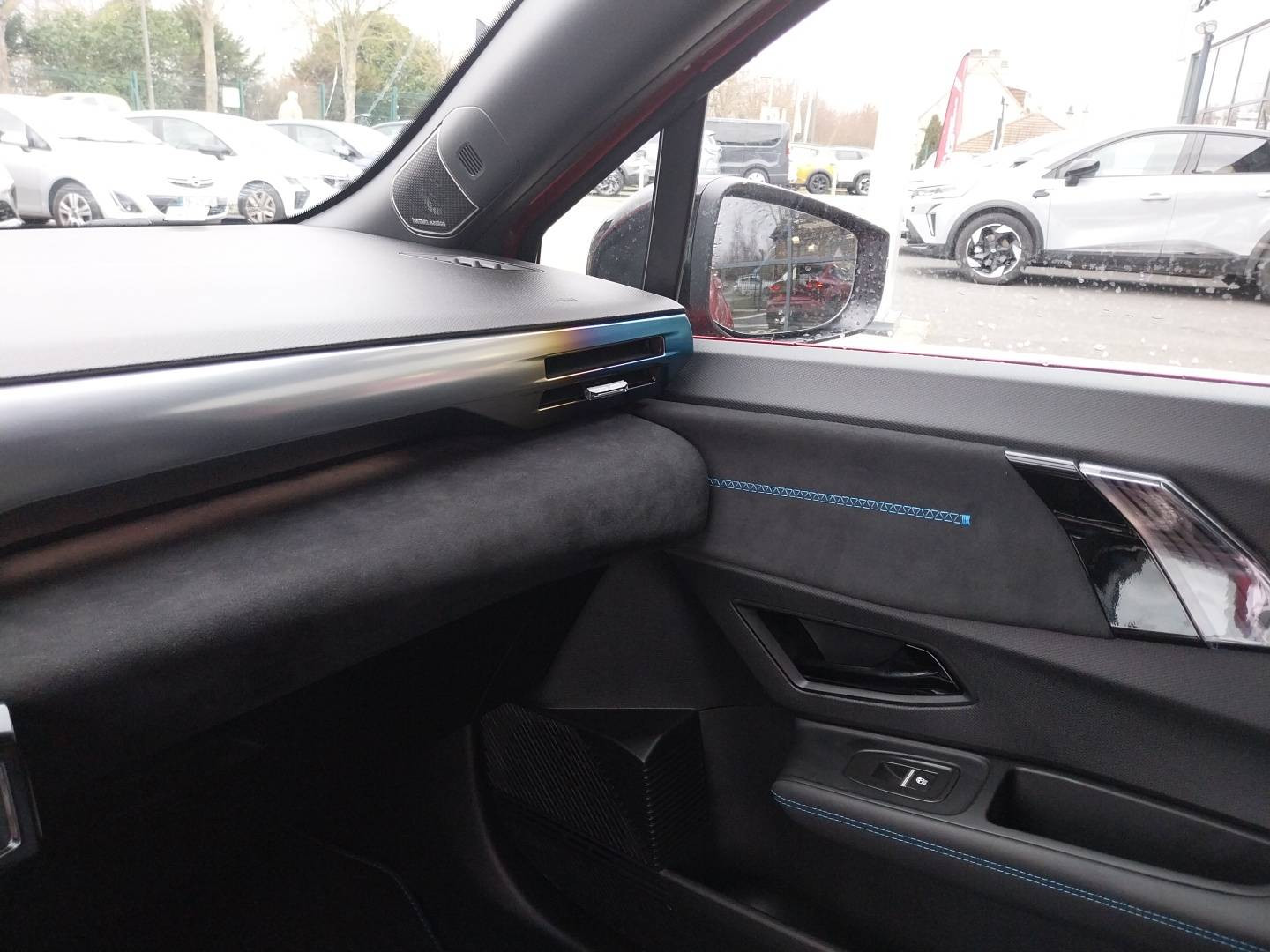 Vente en ligne Renault Clio 6 Clio E-Tech full hybrid 160 ch au prix de 30 800 €