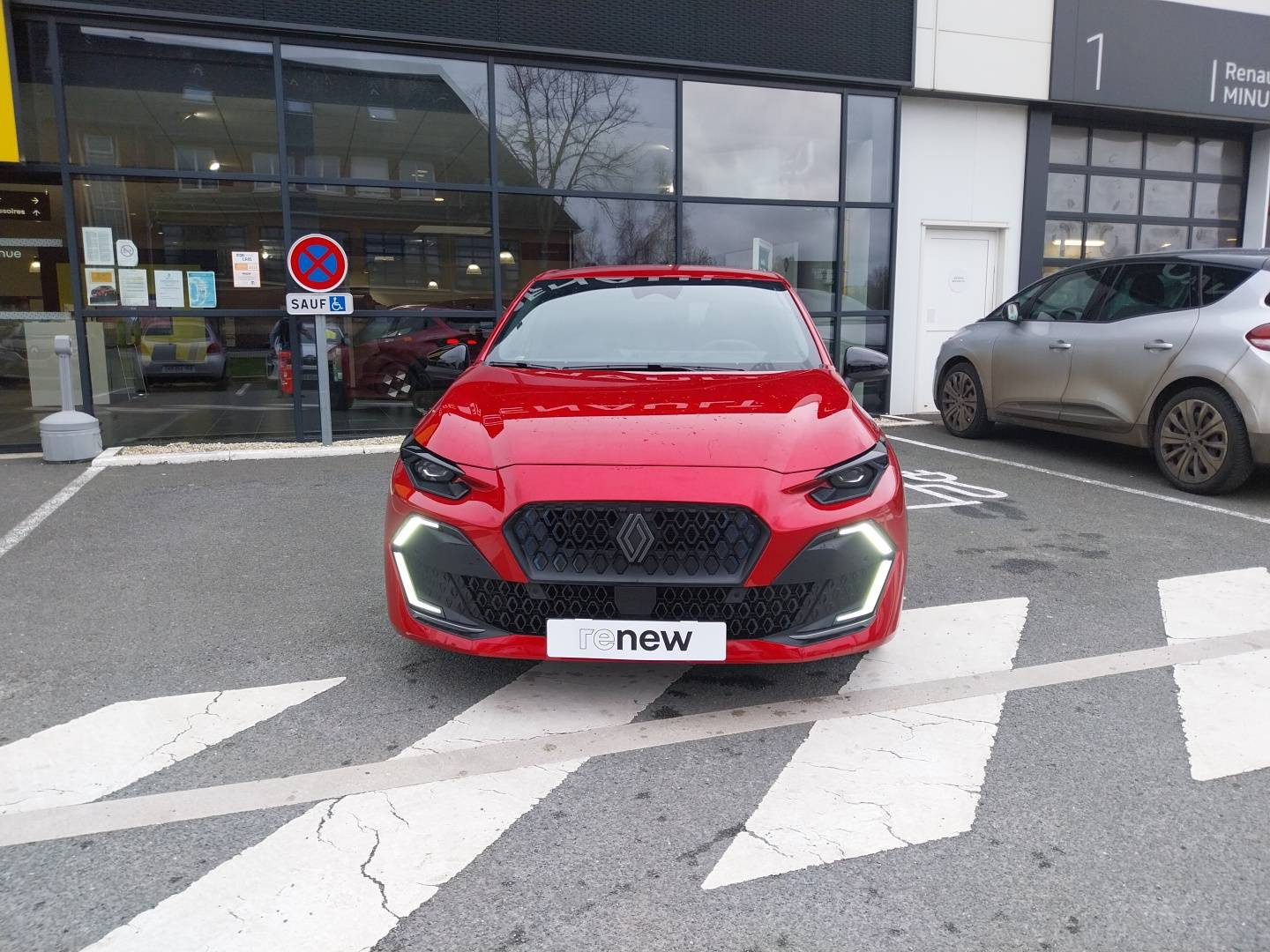 Vente en ligne Renault Clio 6 Clio E-Tech full hybrid 160 ch au prix de 30 800 €