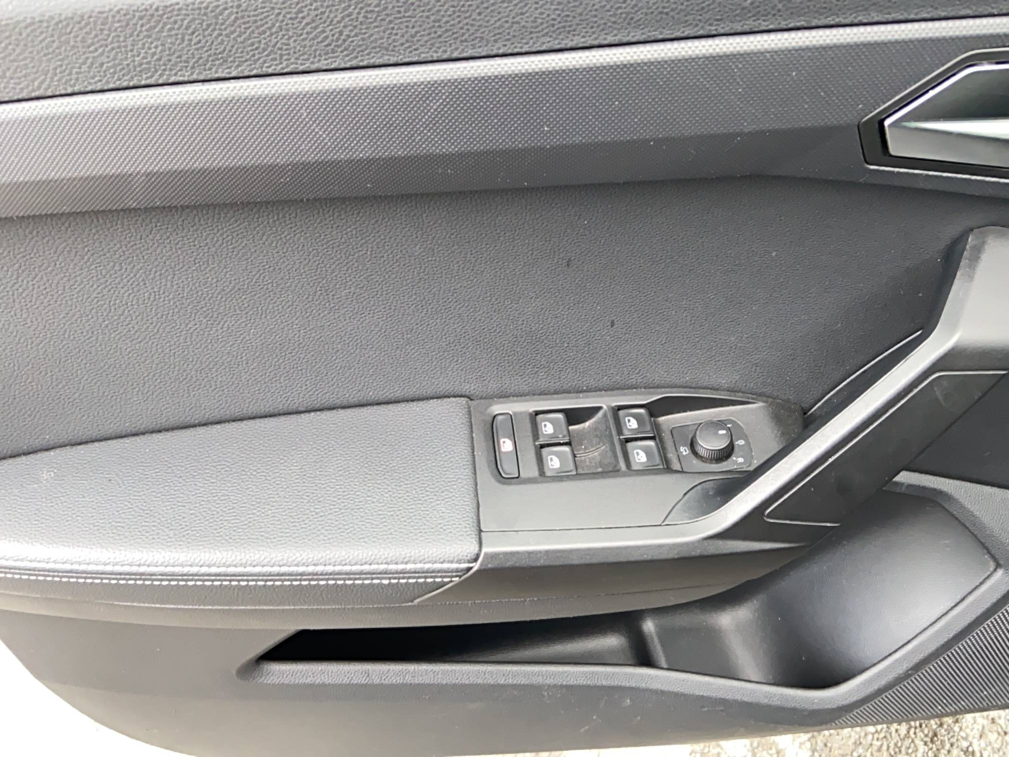 Vente en ligne Seat Arona  1.0 TSI 95 ch Start/Stop BVM5 au prix de 12 990 €