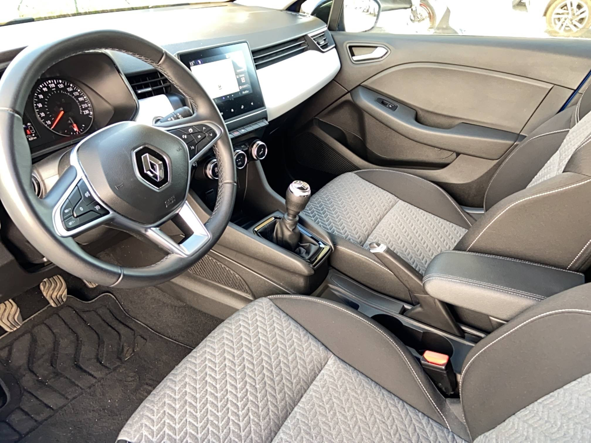 Vente en ligne Renault Clio 5 Clio Blue dCi 100 au prix de 13 990 €