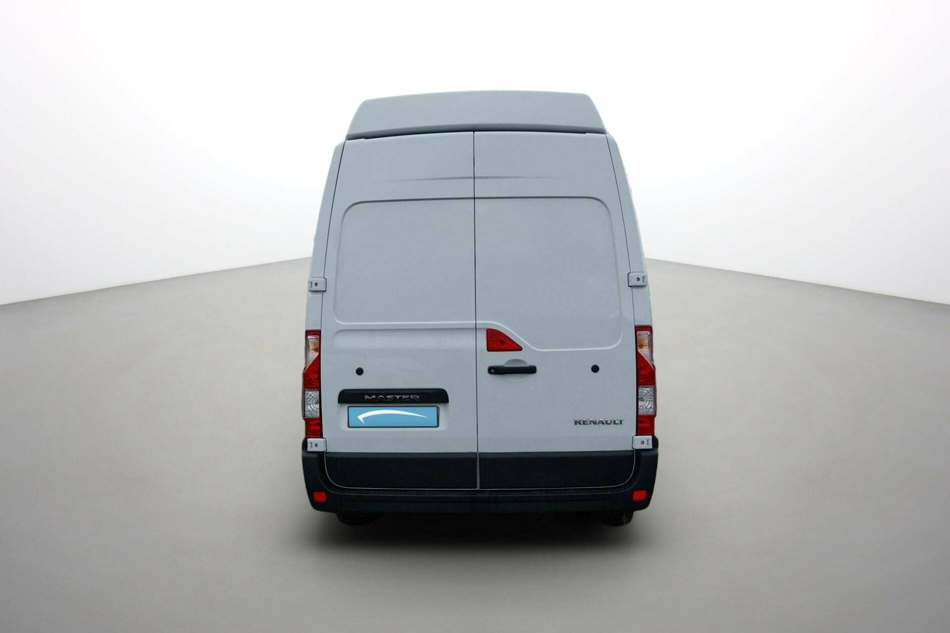 Vente en ligne Renault Master Fourgon MASTER FGN TRAC F3500 L3H3 BLUE DCI 135 au prix de 28 990 €