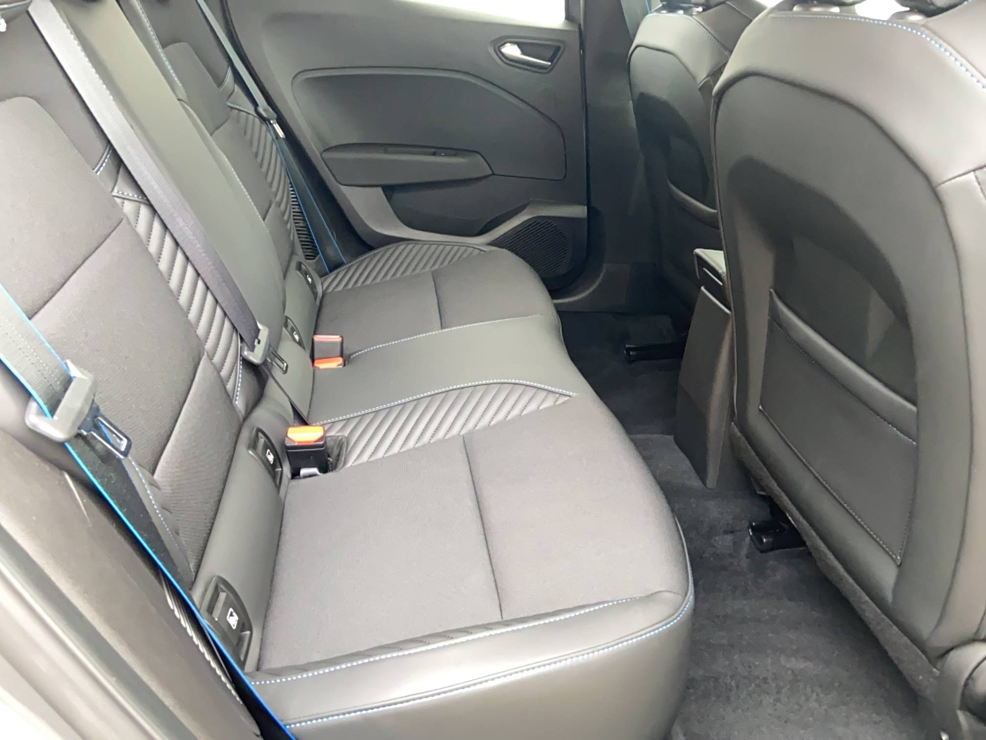 Vente en ligne Renault Clio 5 Clio E-Tech full hybrid 145 ch GSR2 au prix de 27 490 €