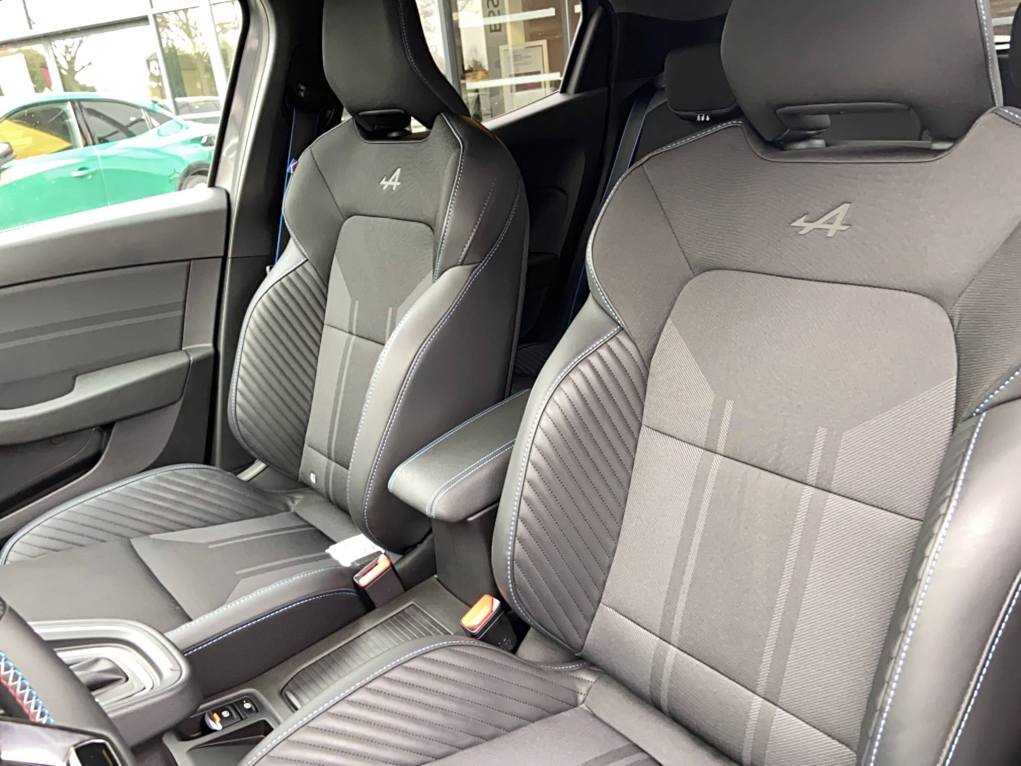 Vente en ligne Renault Clio 5 Clio E-Tech full hybrid 145 ch GSR2 au prix de 27 490 €