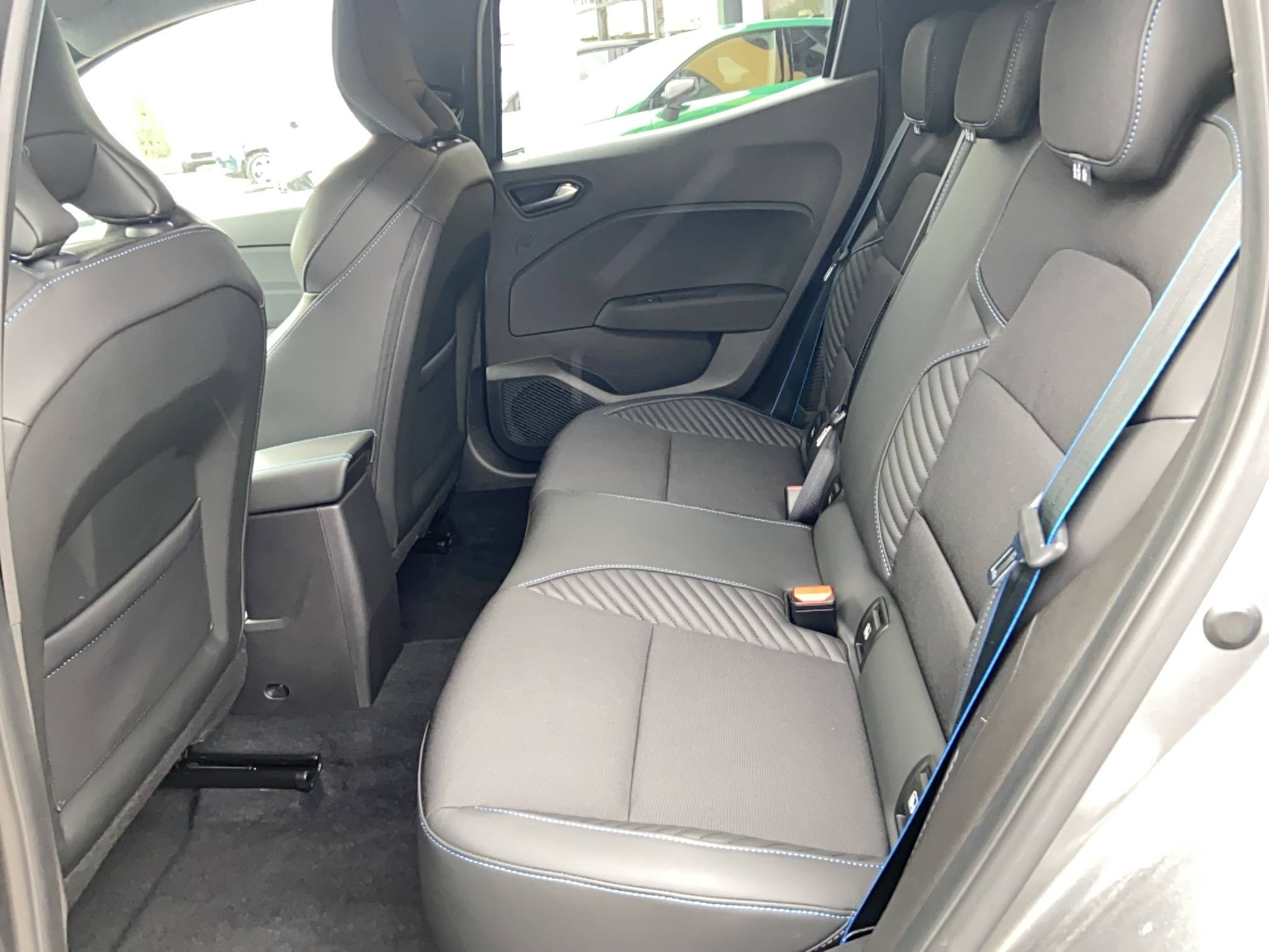 Vente en ligne Renault Clio 5 Clio E-Tech full hybrid 145 ch GSR2 au prix de 27 490 €