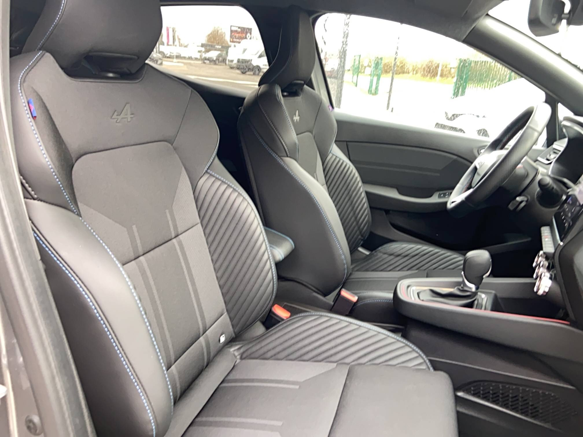 Vente en ligne Renault Clio 5 Clio E-Tech full hybrid 145 ch GSR2 au prix de 27 490 €