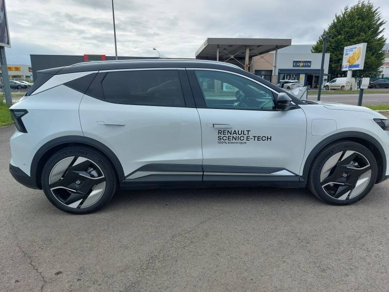 Vente en ligne Renault Scenic E-Tech  220 ch grande autonomie au prix de 45 990 €