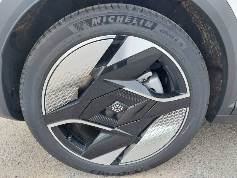 Vente en ligne Renault Scenic E-Tech  220 ch grande autonomie au prix de 45 990 €