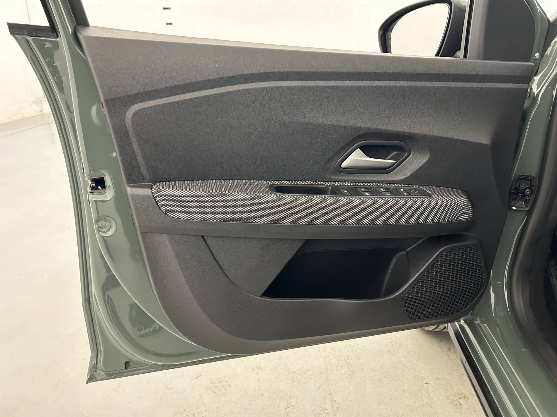 Vente en ligne Dacia Sandero  ECO-G 100 au prix de 15 980 €