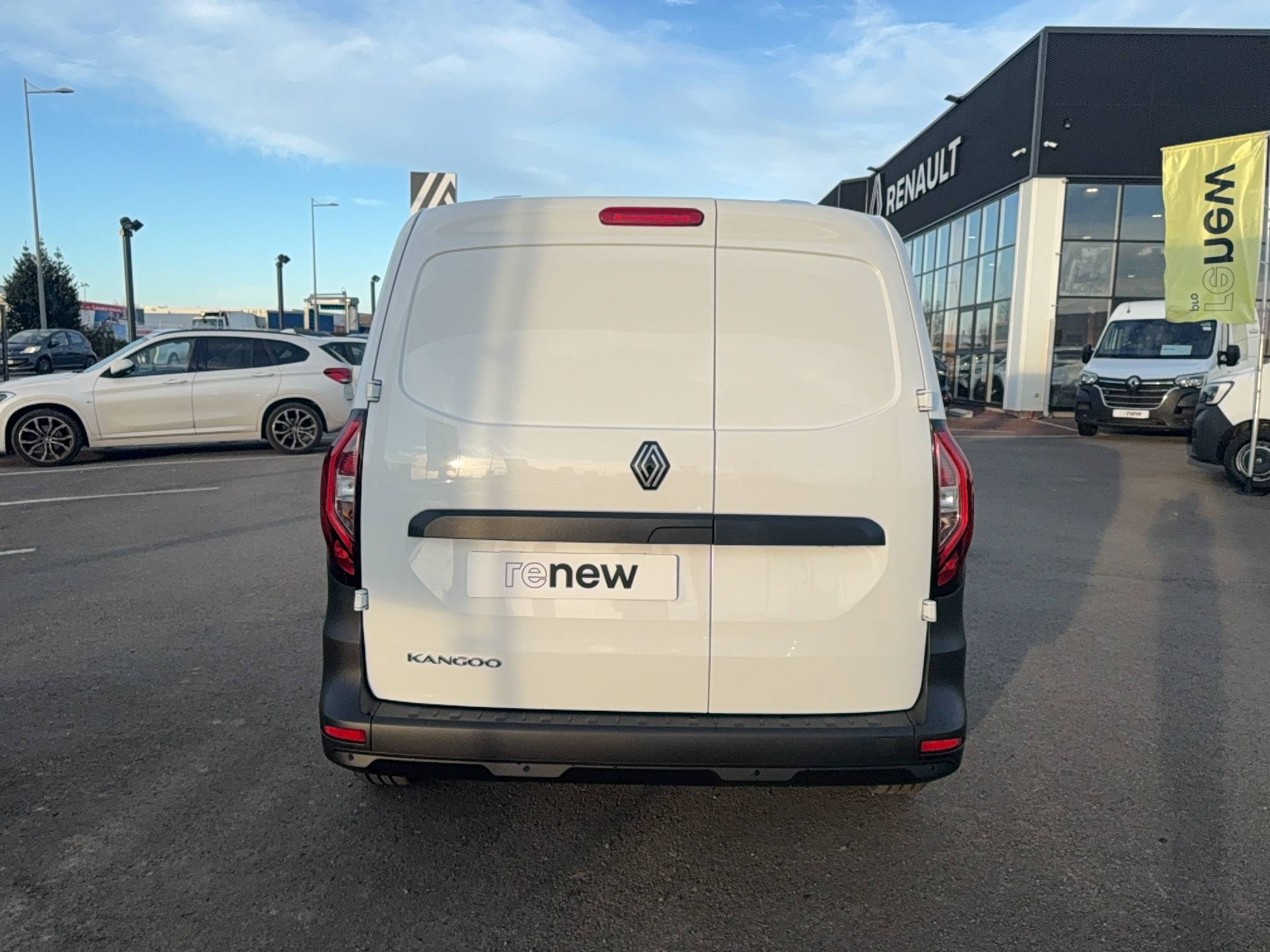 Vente en ligne Renault Kangoo Van  TOLE L1 BLUE DCI 95 AUTO au prix de 24 680 €