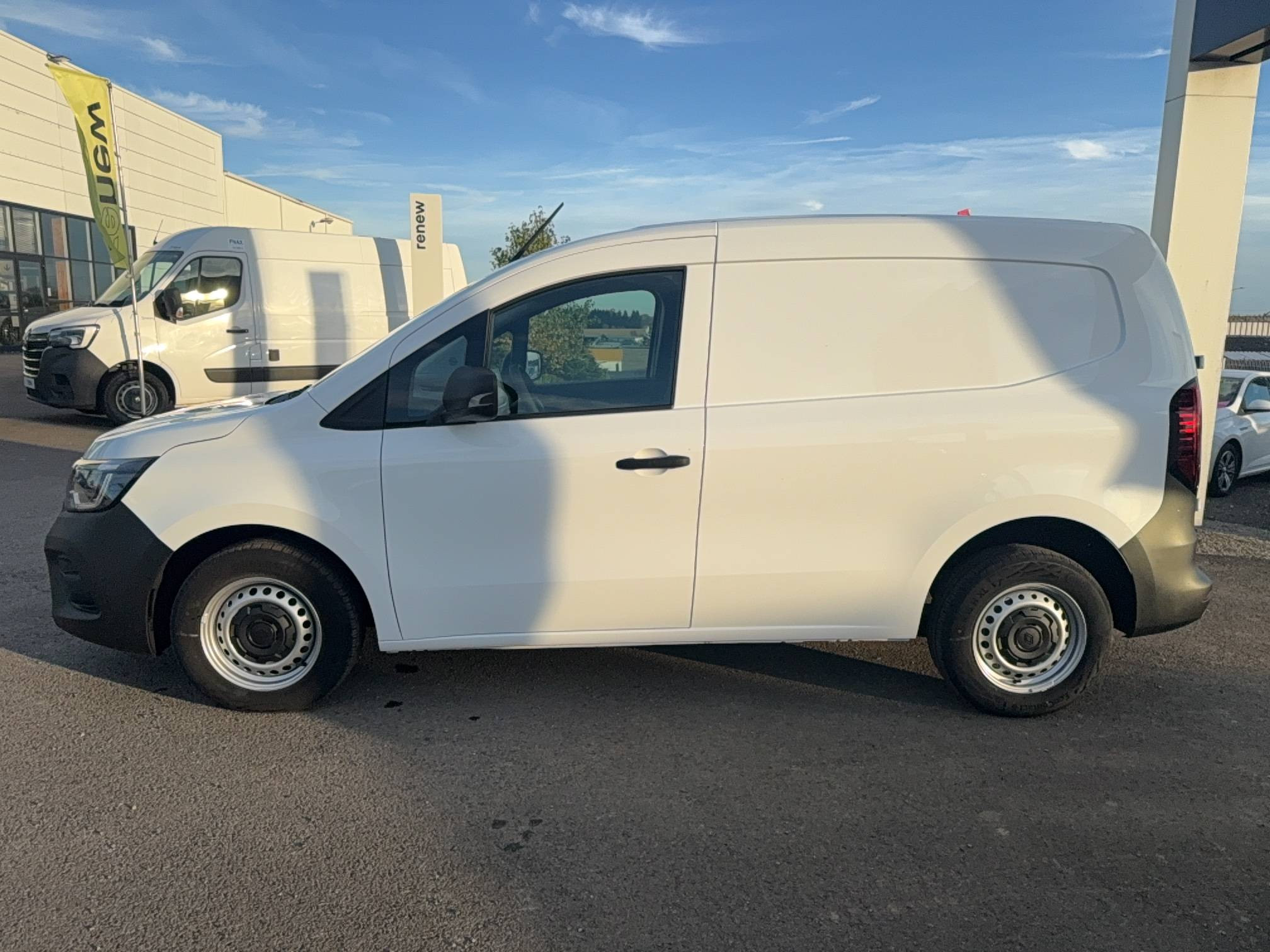 Vente en ligne Renault Kangoo Van  TOLE L1 BLUE DCI 95 AUTO au prix de 24 680 €