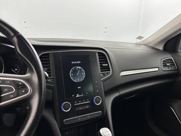 Vente en ligne Renault Megane 4 Mégane IV Berline TCe 140 Energy au prix de 13 680 €