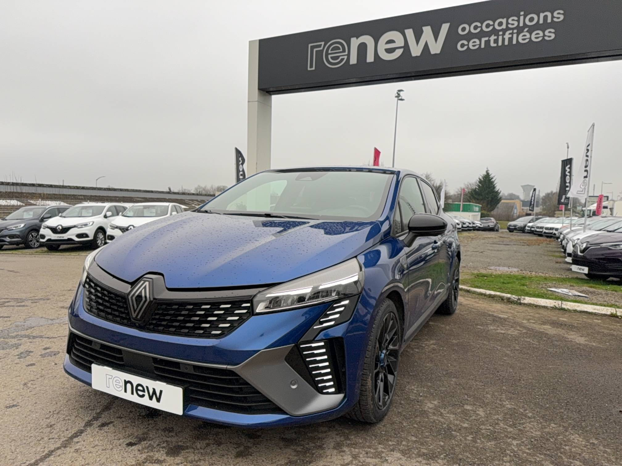 Renault Clio 5 Clio E-Tech full hybrid 145 occasion de 2023 en vente à Flers
