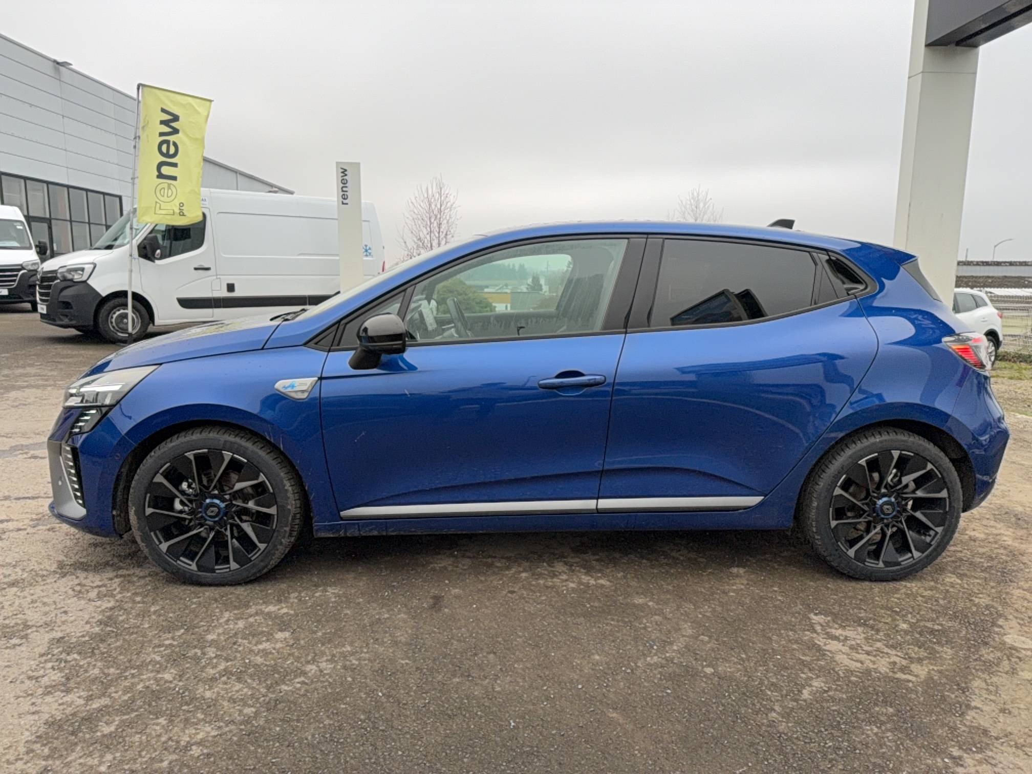 Vente en ligne Renault Clio 5 Clio E-Tech full hybrid 145 au prix de 21 980 €