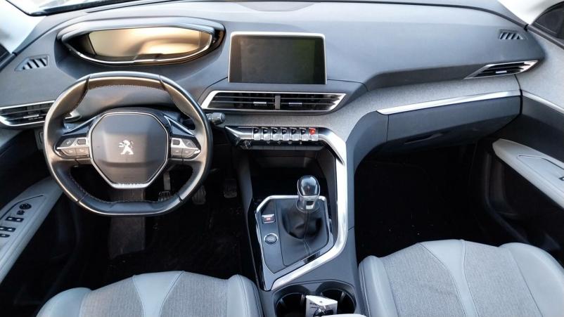 Vente en ligne Peugeot 5008  PureTech 130ch S&S BVM6 au prix de 14 990 €