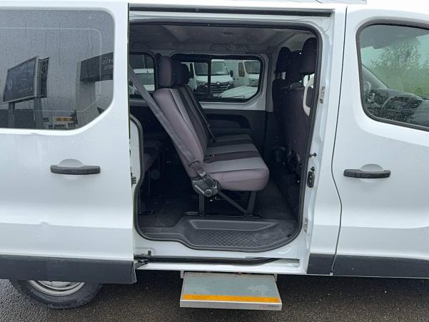 Vente en ligne Renault Trafic 3 Combi  L1 dCi 95 Stop&Start au prix de 24 590 €