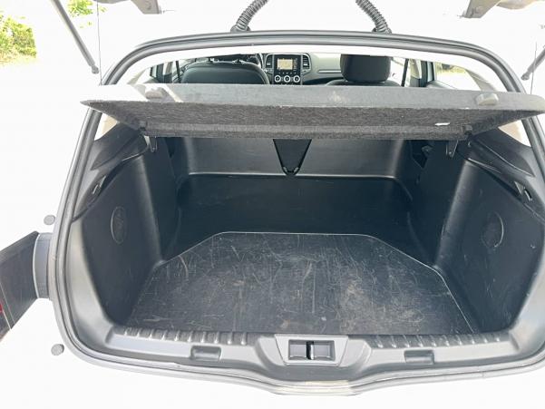 Vente en ligne Renault Megane 4  BLUE DCI 95 au prix de 10 890 €