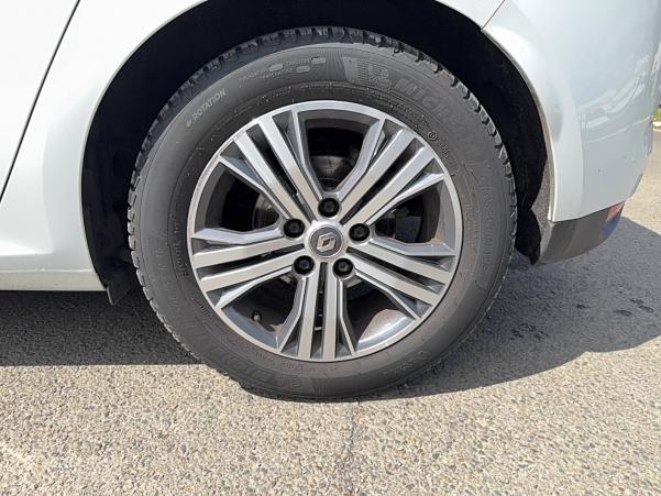 Vente en ligne Renault Megane 4  Blue dCi 115 au prix de 18 980 €