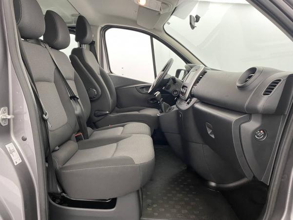 Vente en ligne Renault Trafic 3 Combi  L2 dCi 120 S&S au prix de 27 990 €