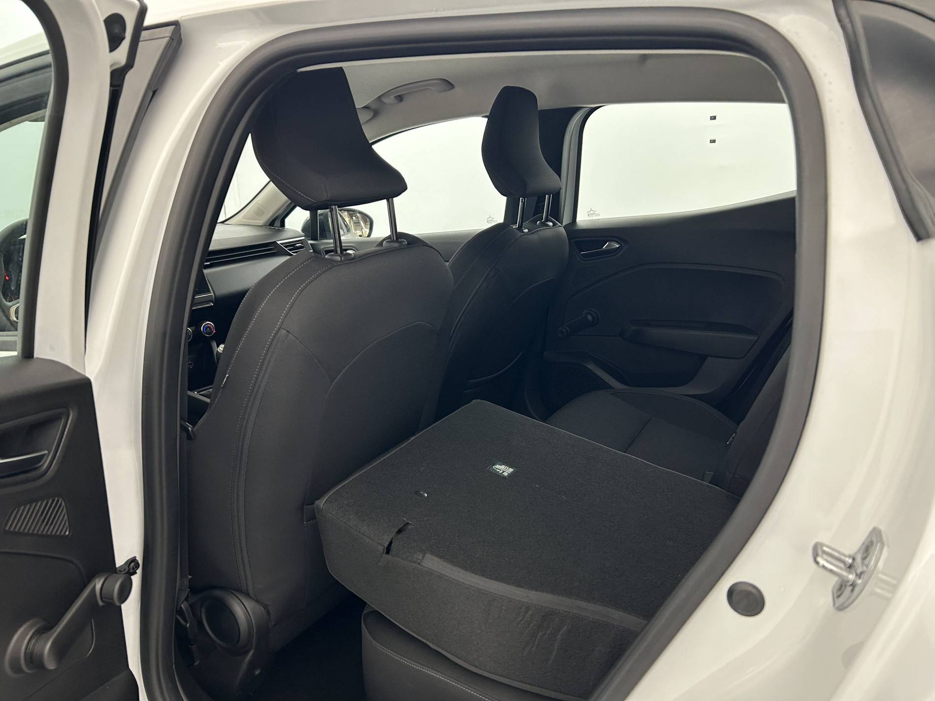 Vente en ligne Renault Clio 5 Clio TCe 90 au prix de 13 480 €