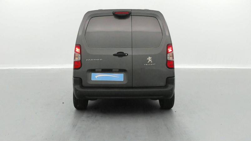 Vente en ligne Peugeot Partner Fourgon  STANDARD 650 KG PURETECH 130 S&S EAT8 au prix de 20 650 €