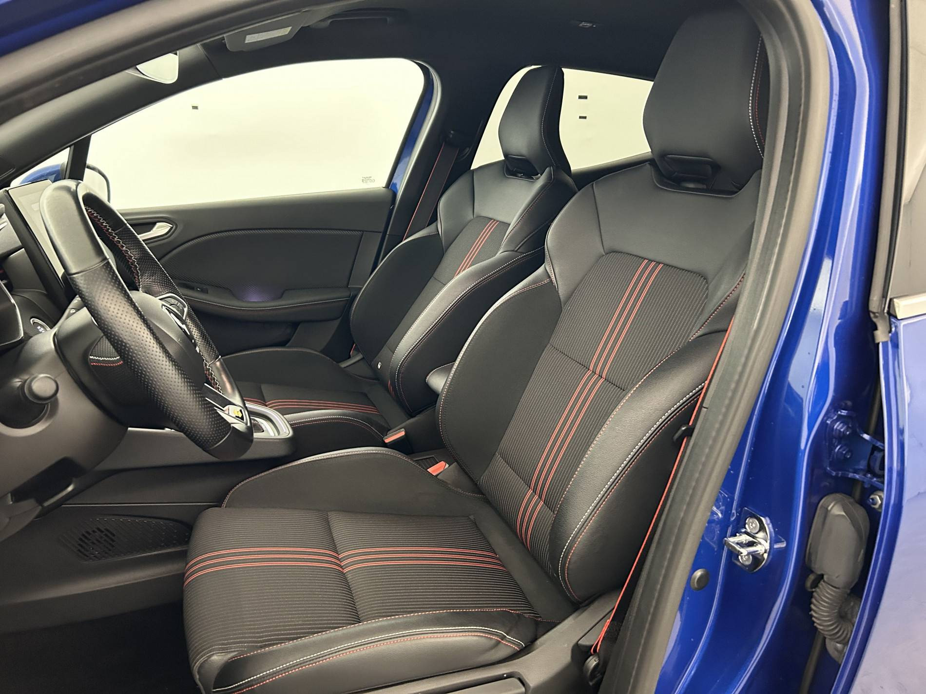 Vente en ligne Renault Clio 5 Clio E-Tech 140 - 21N au prix de 16 790 €