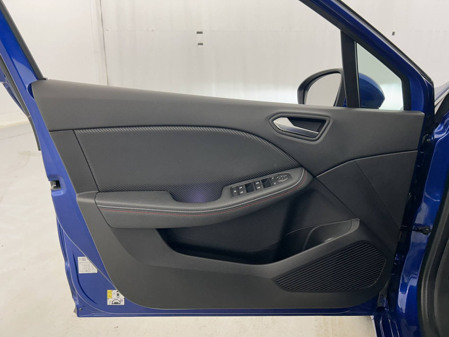 Vente en ligne Renault Clio 5 Clio E-Tech 140 - 21N au prix de 16 790 €