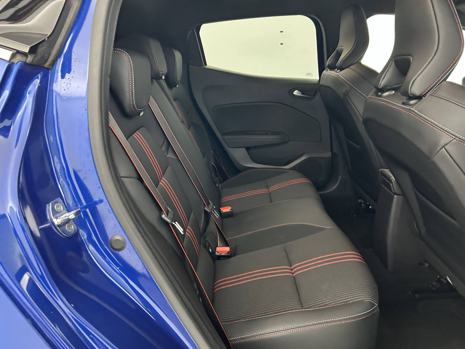 Vente en ligne Renault Clio 5 Clio E-Tech 140 - 21N au prix de 16 790 €