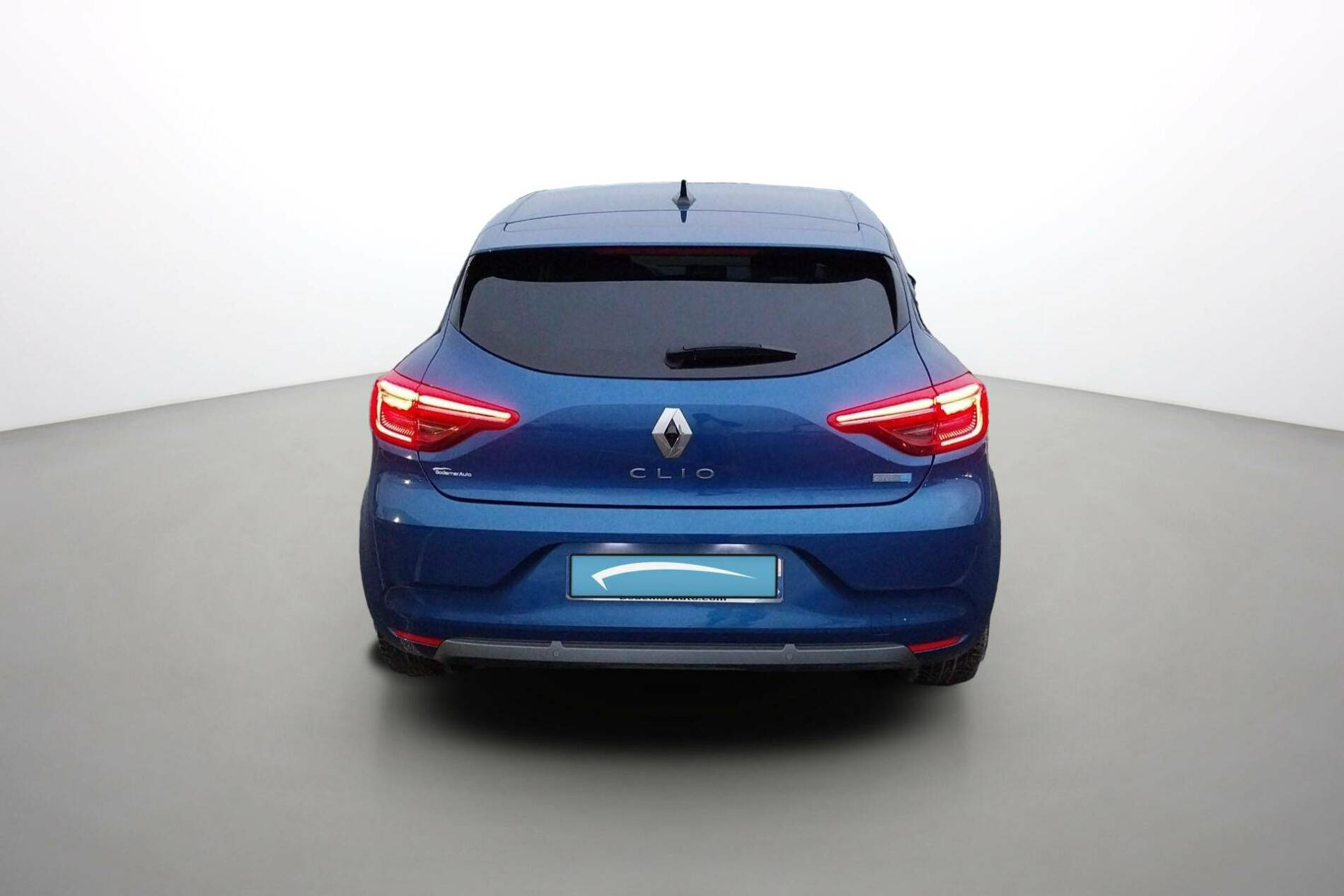 Vente en ligne Renault Clio 5 Clio E-Tech 140 - 21N au prix de 17 480 €