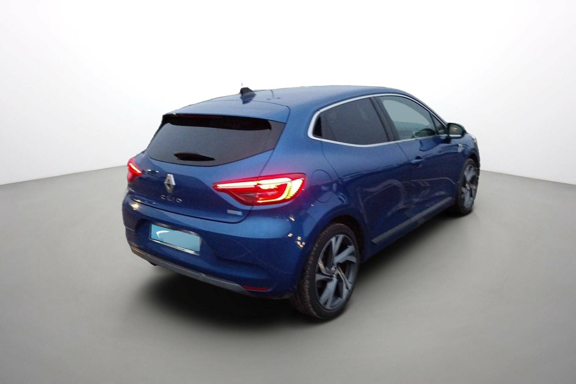 Vente en ligne Renault Clio 5 Clio E-Tech 140 - 21N au prix de 17 480 €