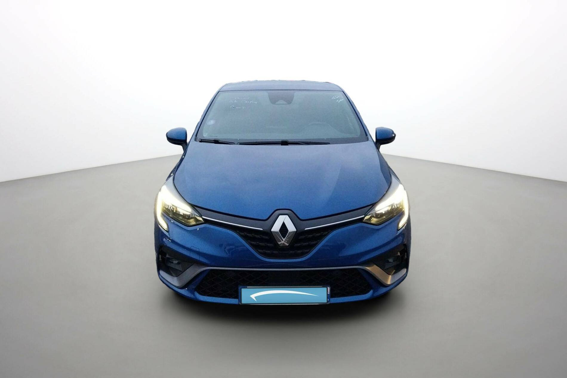 Vente en ligne Renault Clio 5 Clio E-Tech 140 - 21N au prix de 17 480 €