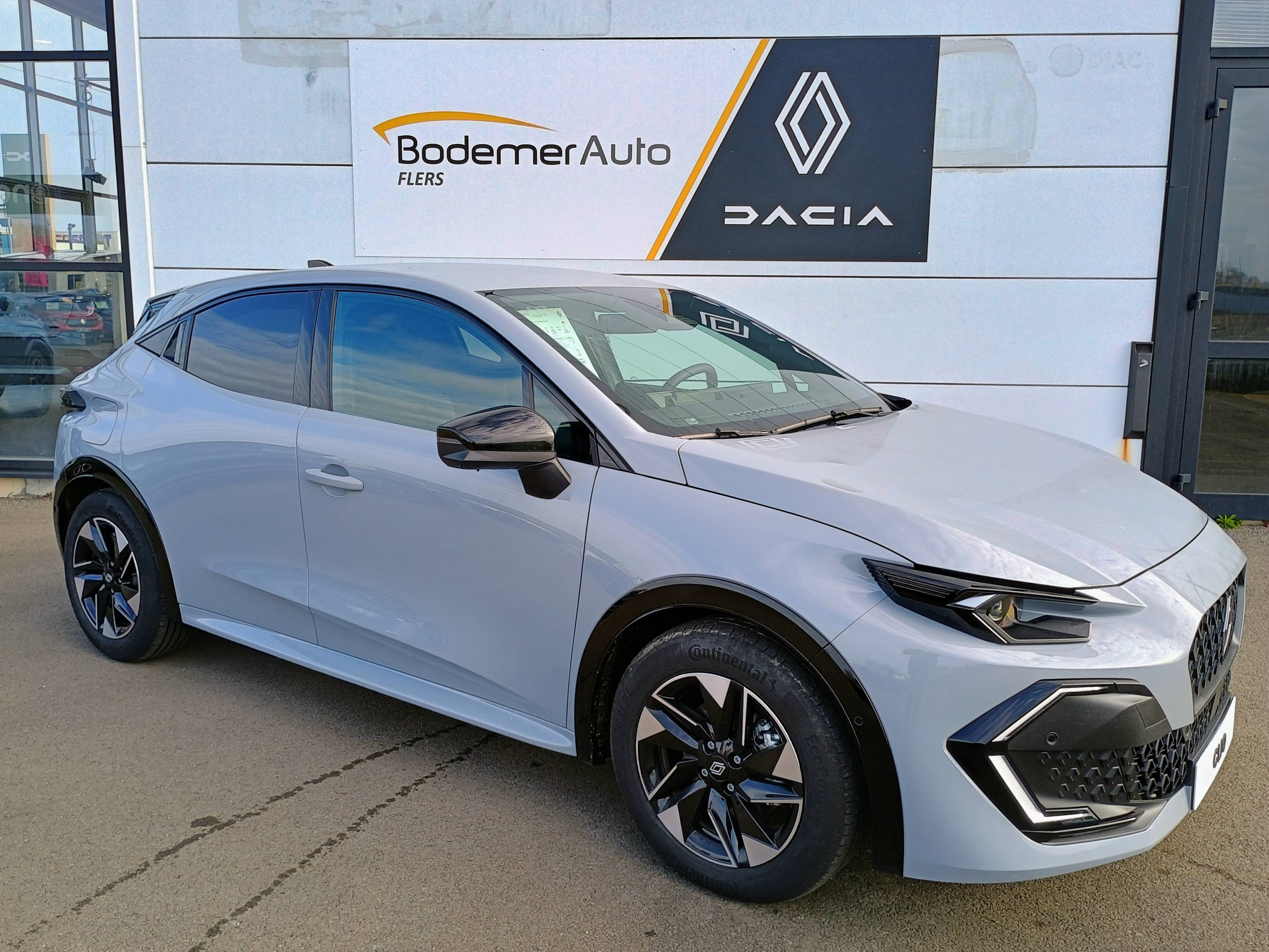 Vente en ligne Renault Clio 6 Clio E-Tech full hybrid 160 ch au prix de 26 980 €