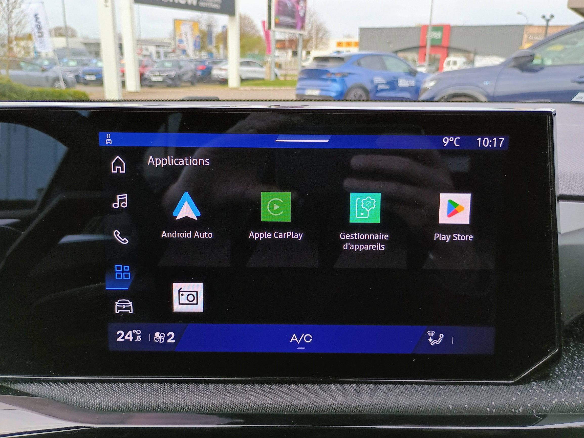 Vente en ligne Renault Clio 6 Clio E-Tech full hybrid 160 ch au prix de 26 980 €