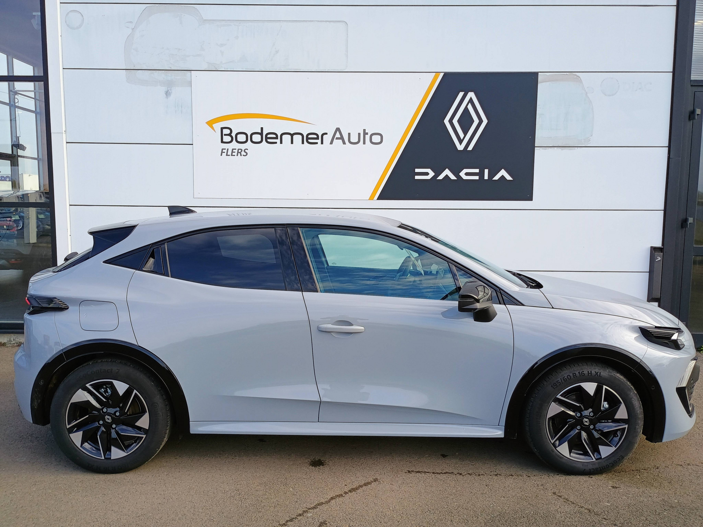 Vente en ligne Renault Clio 6 Clio E-Tech full hybrid 160 ch au prix de 26 980 €