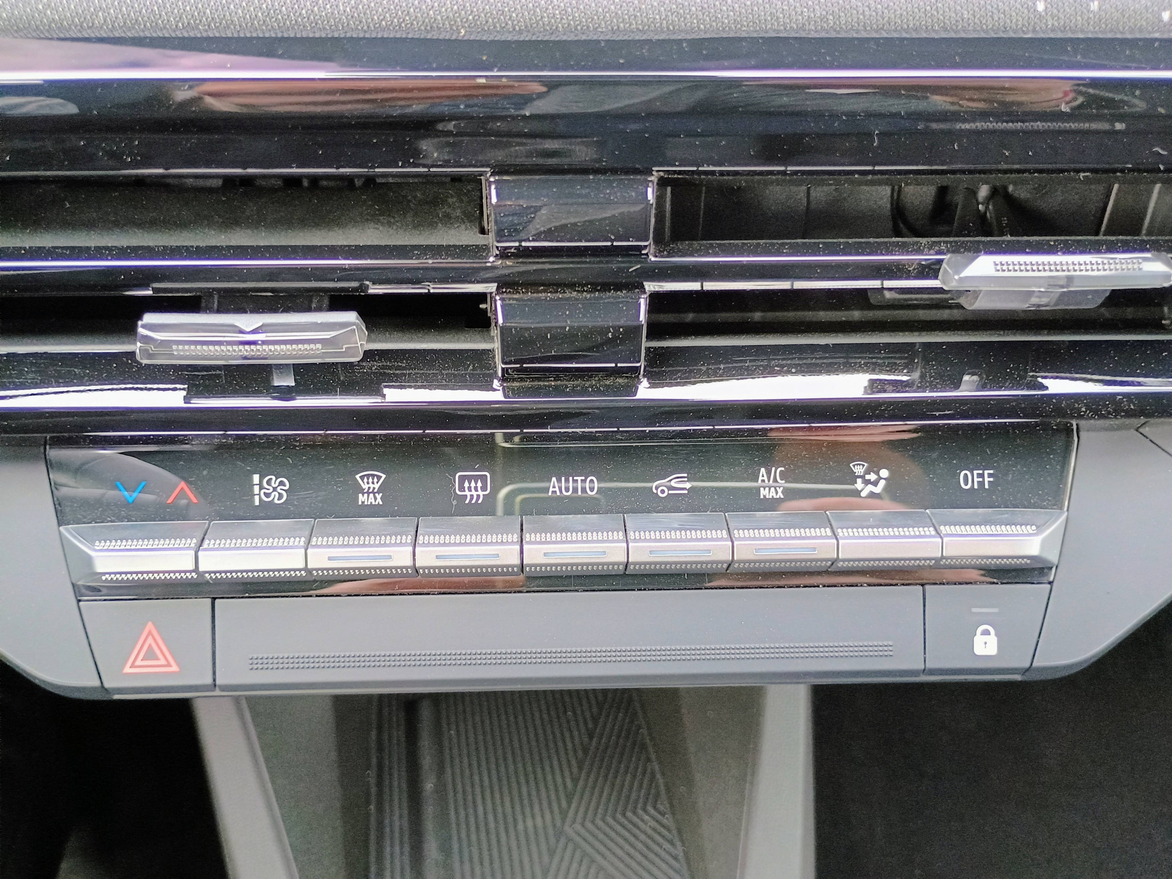 Vente en ligne Renault Clio 6 Clio E-Tech full hybrid 160 ch au prix de 26 980 €