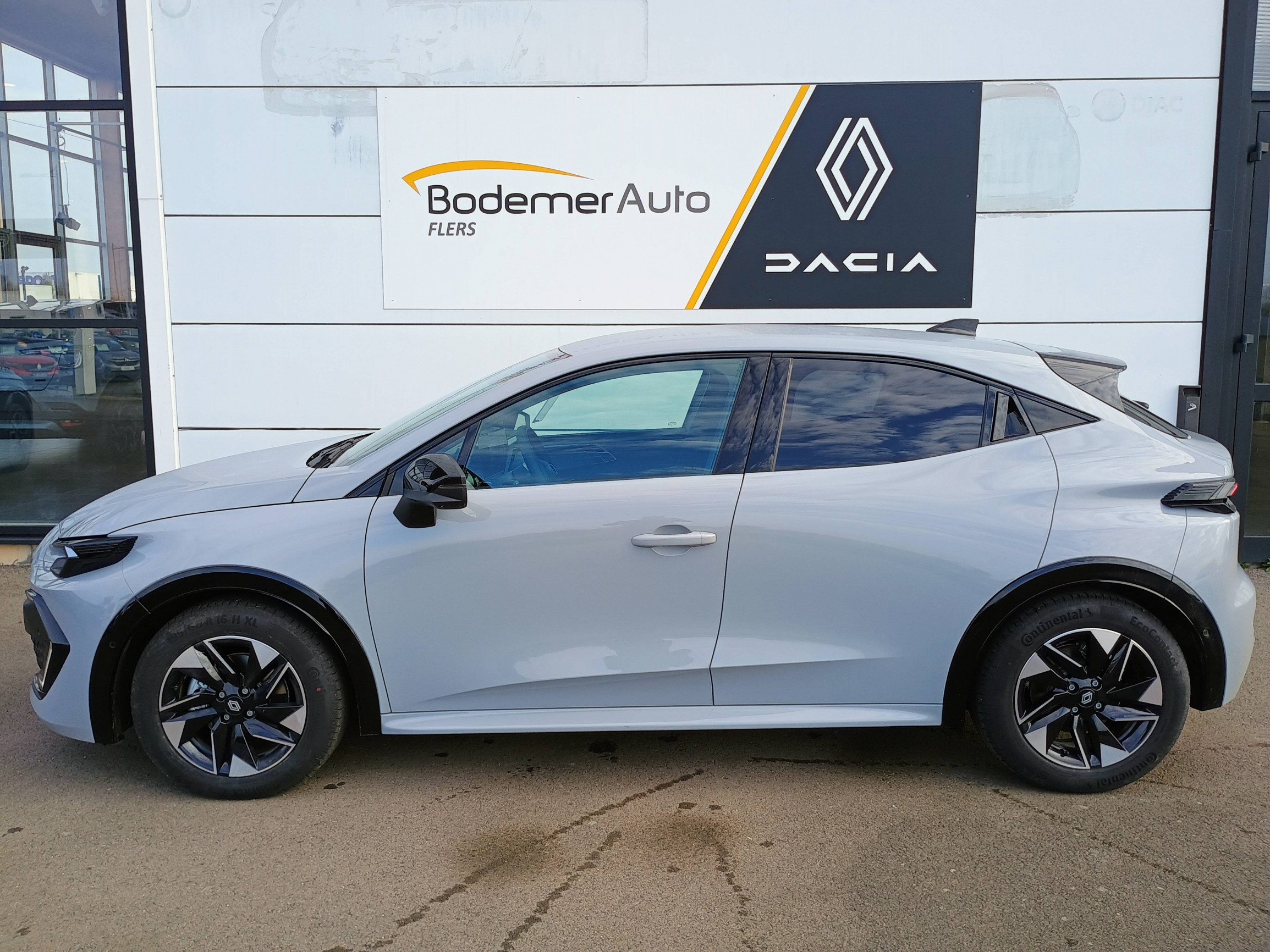 Vente en ligne Renault Clio 6 Clio E-Tech full hybrid 160 ch au prix de 26 980 €