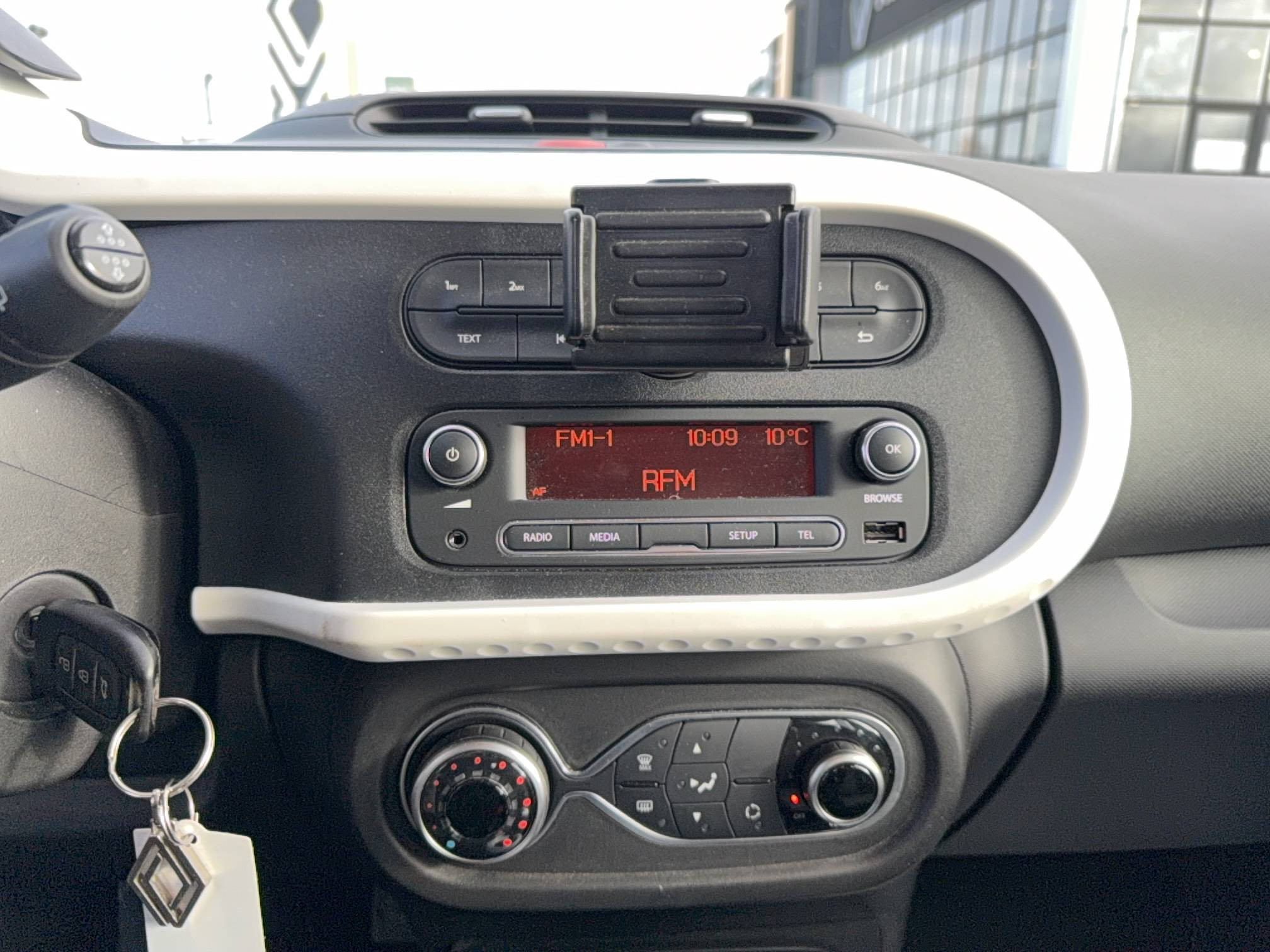 Vente en ligne Renault Twingo Electrique Twingo III E-Tech au prix de 9 900 €