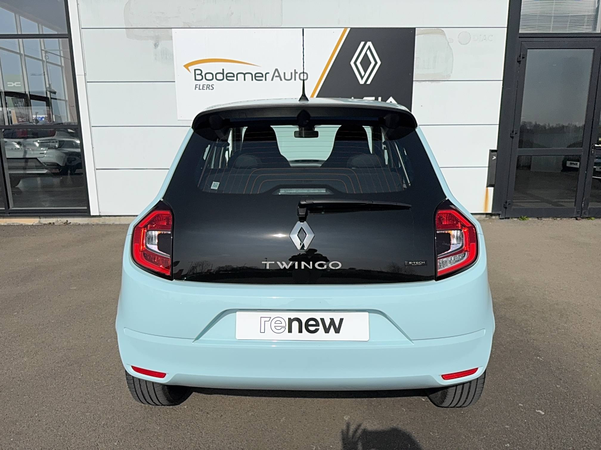 Vente en ligne Renault Twingo Electrique Twingo III E-Tech au prix de 10 590 €